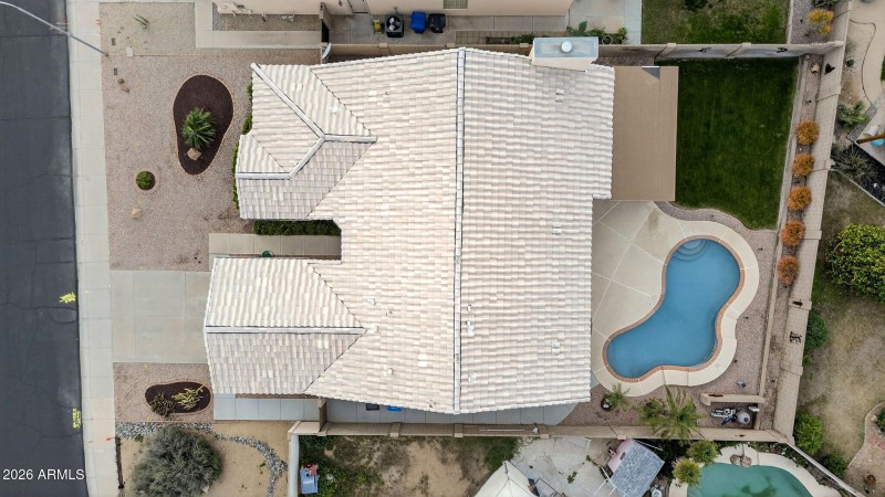 48-web-or-mls-10-N 110th Ave