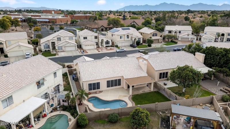 53-web-or-mls-16-N 110th Ave