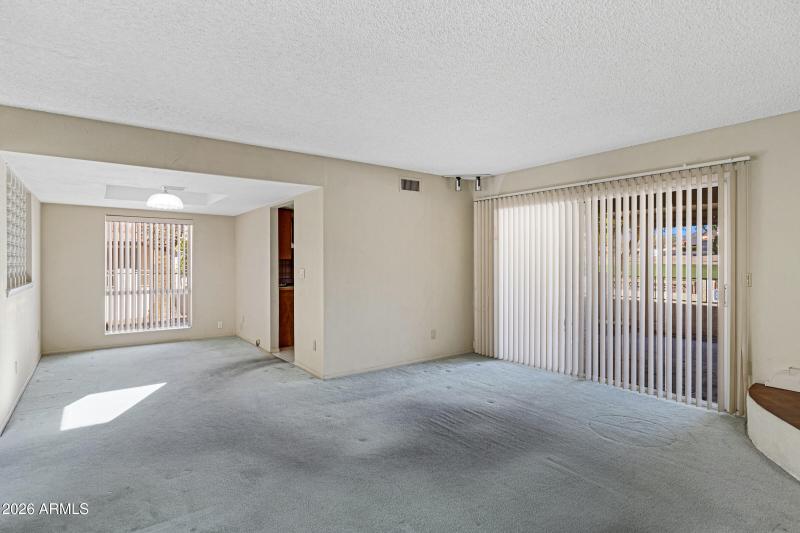 2647 N Olympic Cir-10