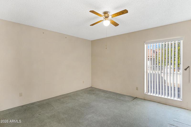 2647 N Olympic Cir-17