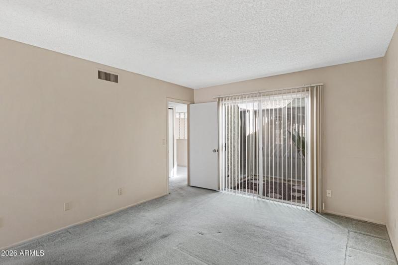 2647 N Olympic Cir-21