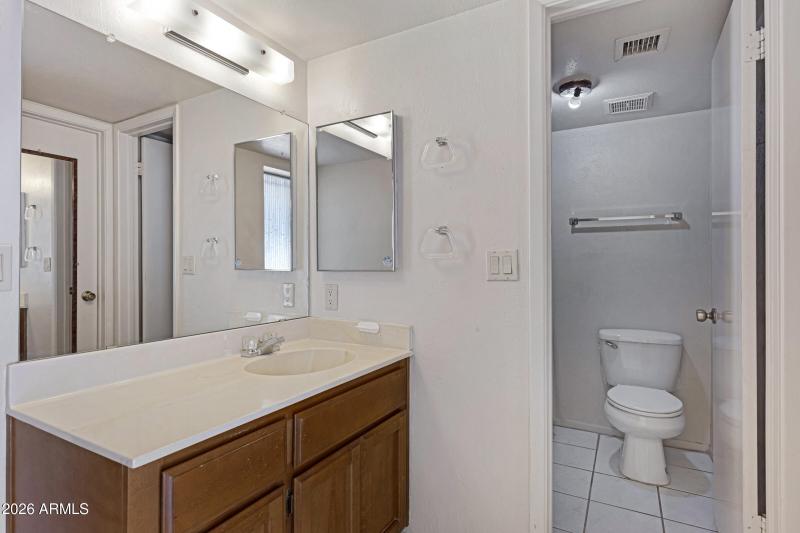 2647 N Olympic Cir-22