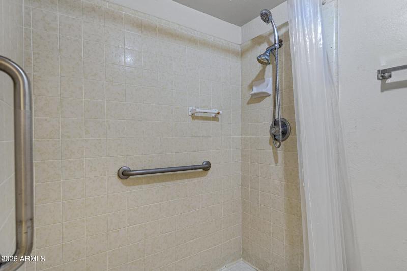 2647 N Olympic Cir-23