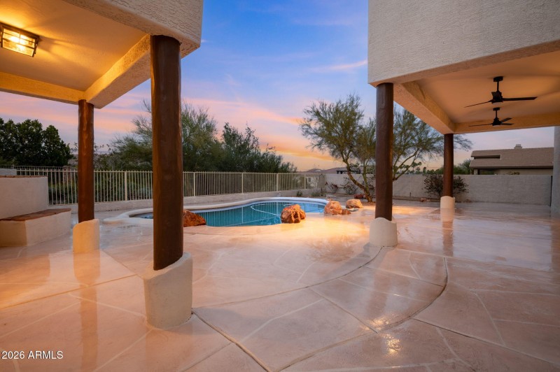 large-019be693-6a00-716b-af09-9eb5d8f791