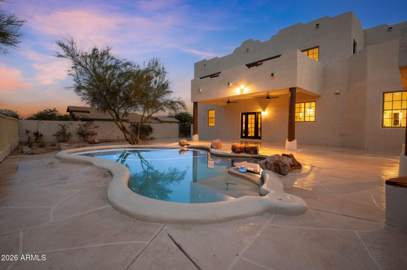 large-019be693-6a42-71b6-8748-4e1f2ae6c8