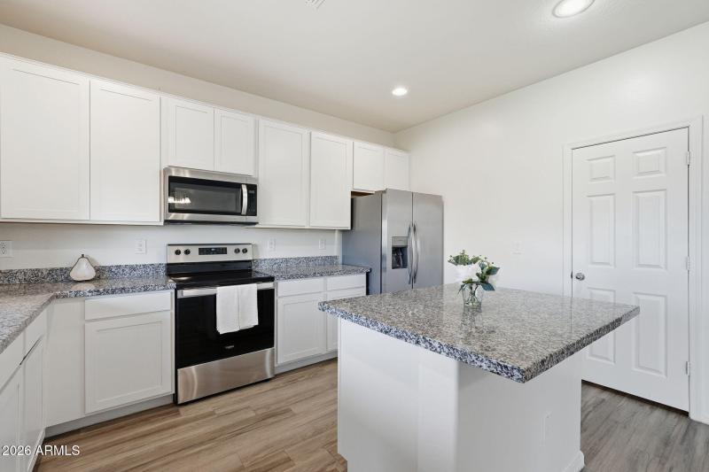 17572 W COUNTRY CLUB TER