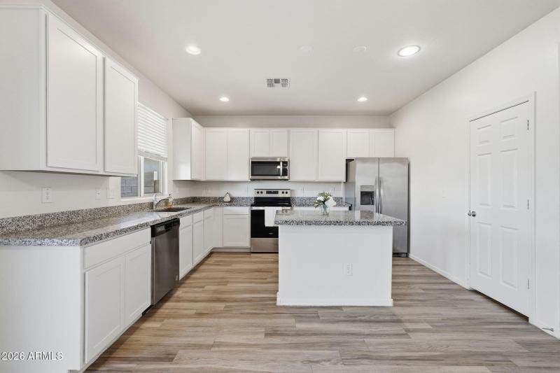 17572 W COUNTRY CLUB TER