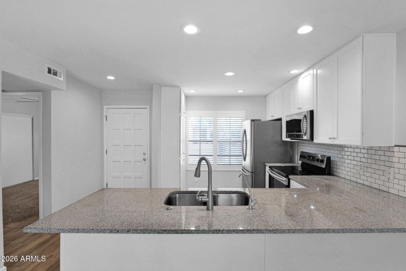 508 Palo Verde - 06Kitchen