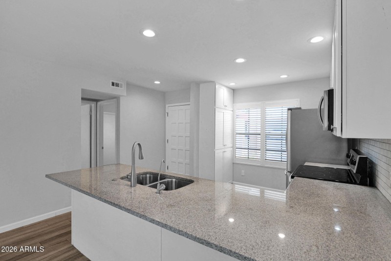 508 Palo Verde - 07Kitchen