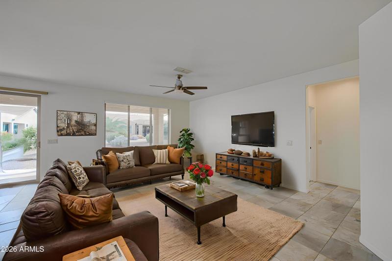 Living-Room-1-Living-Room-Industrial-6-(