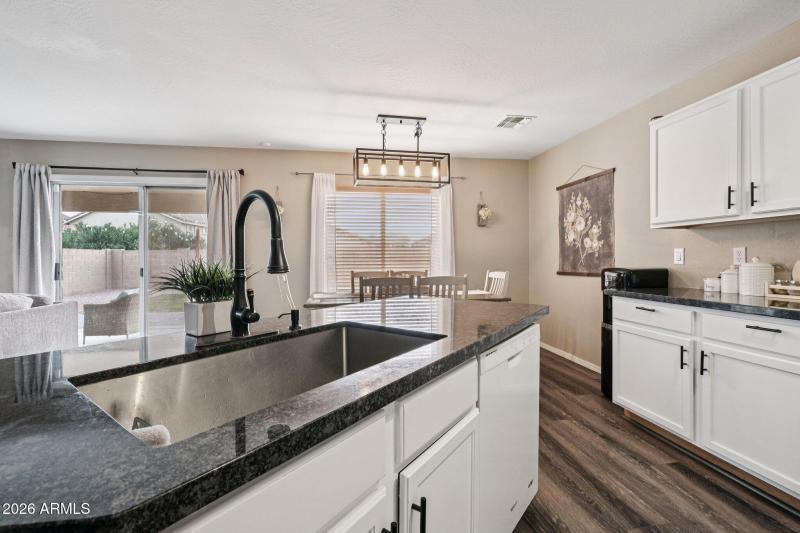 12-web-or-mls-N 224th Ave-S2201-012