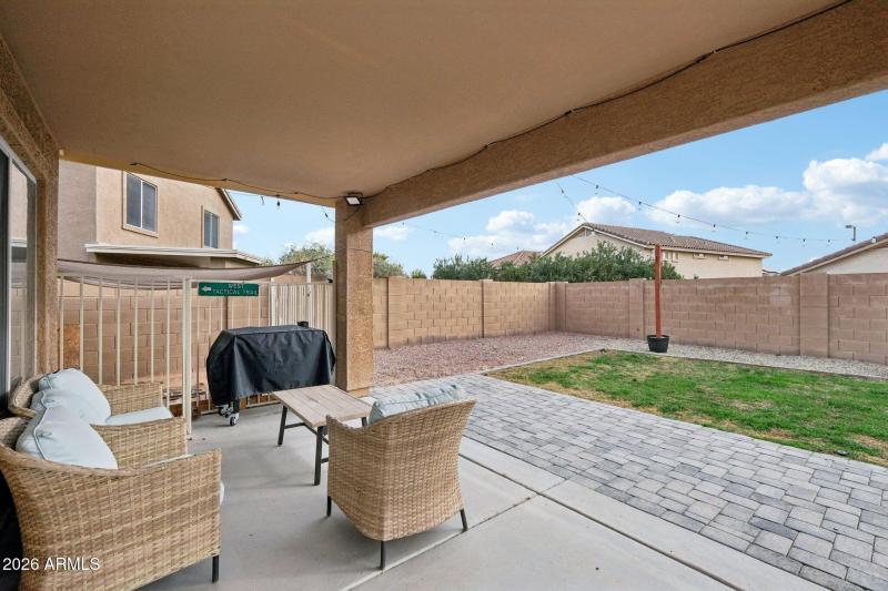 27-web-or-mls-N 224th Ave-S2201-027