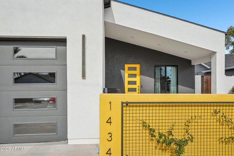 8-web-or-mls-E Weldon Ave-S2201-008