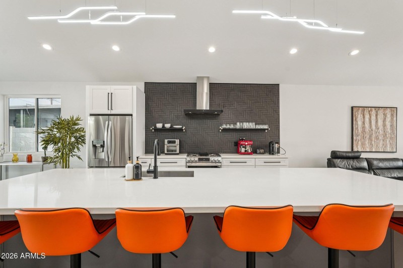 19-web-or-mls-E Weldon Ave-S2201-019