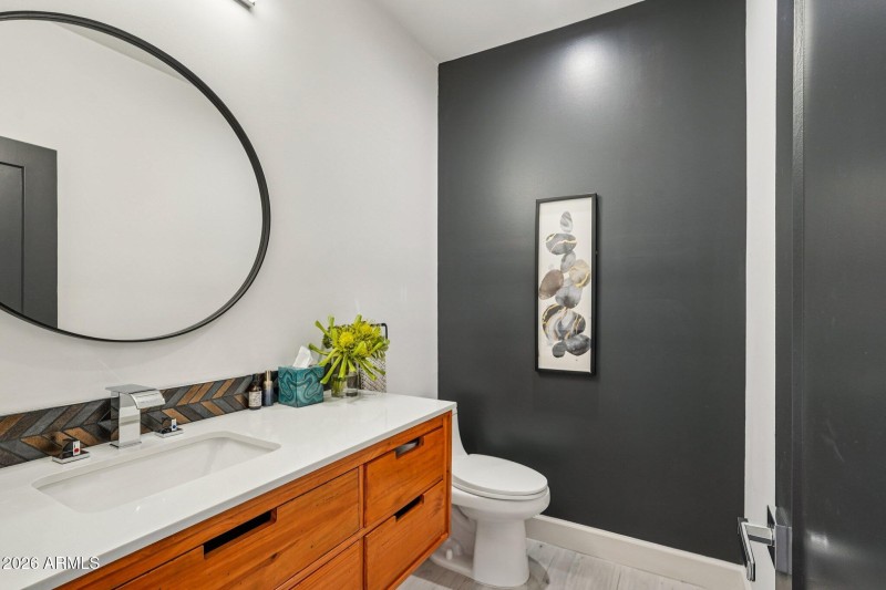 21-web-or-mls-E Weldon Ave-S2201-021