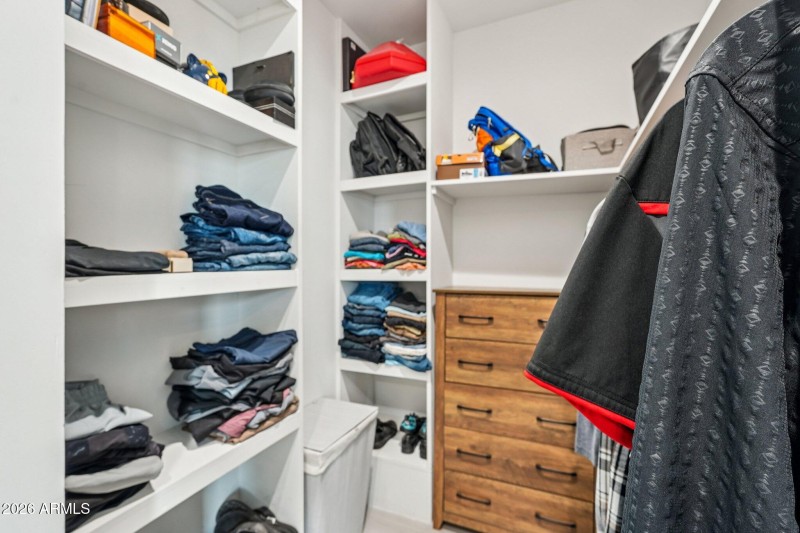 25-web-or-mls-E Weldon Ave-S2201-025