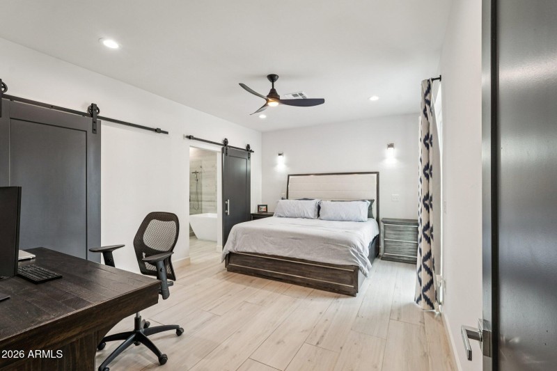 26-web-or-mls-E Weldon Ave-S2201-026