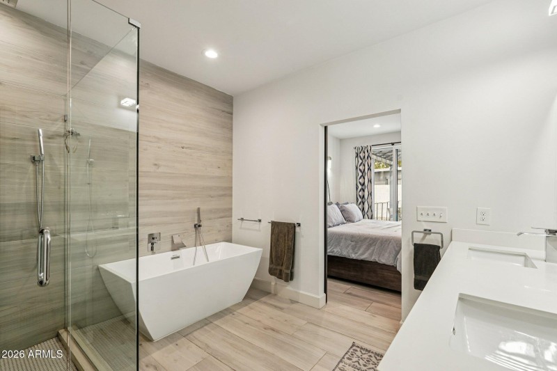 30-web-or-mls-E Weldon Ave-S2201-030