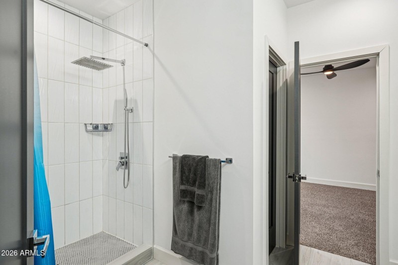 32-web-or-mls-E Weldon Ave-S2201-032