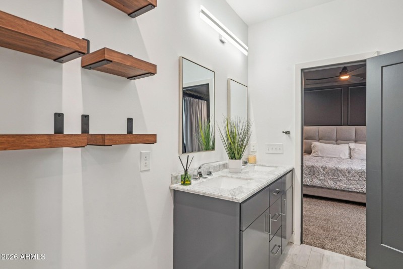 33-web-or-mls-E Weldon Ave-S2201-033