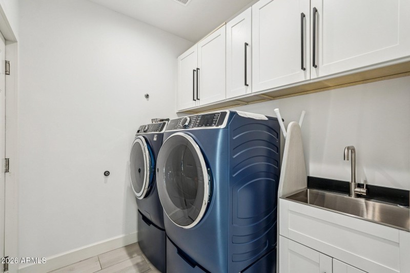 37-web-or-mls-E Weldon Ave-S2201-037