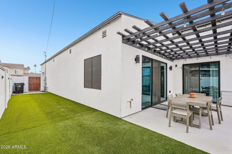 40-web-or-mls-E Weldon Ave-S2201-040