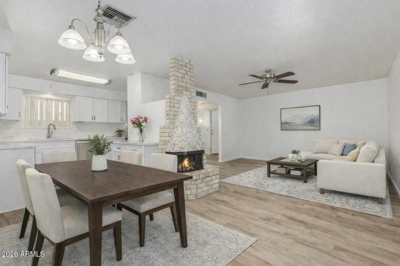 Staged_Photo_6051_E_Ensenda_3