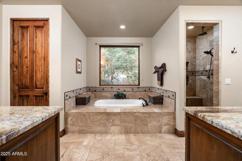 37-4610 E Meadowview Dr (37 of 73)