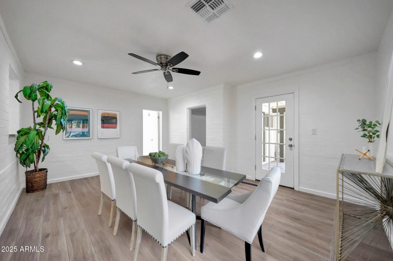 Dining/Family Rm Virtual Stage