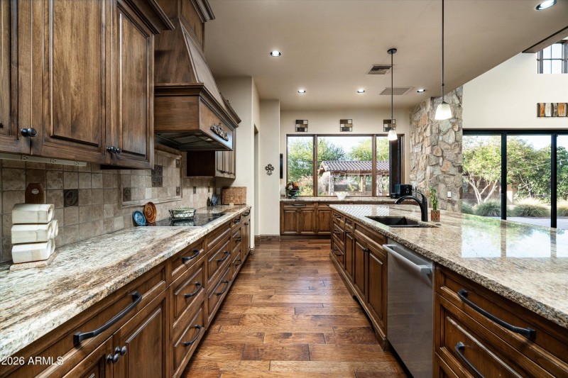 24-4610 E Meadowview Dr (24 of 73)