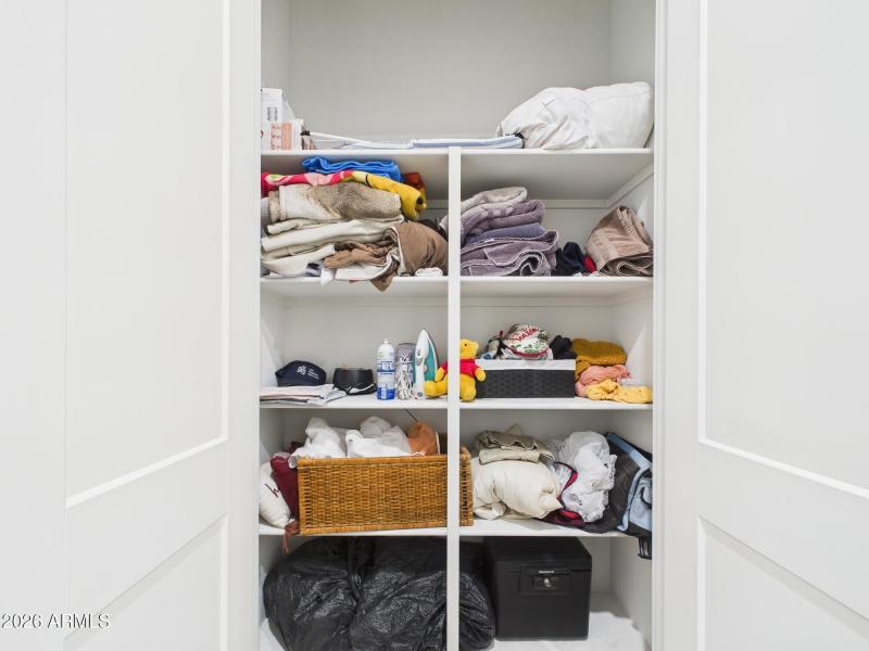 CAM02404G0-PR0186-STILL026