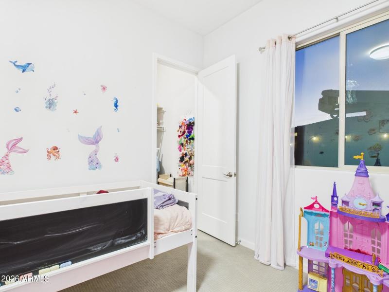 CAM02404G0-PR0186-STILL032