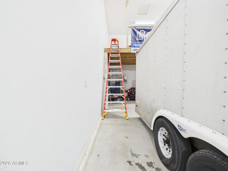 CAM02404G0-PR0186-STILL035