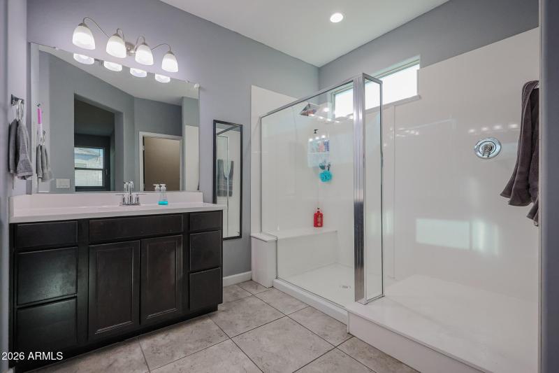 Large Primary Shower