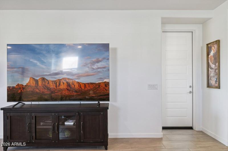 28-web-or-mls-7227-s-sandal-rd