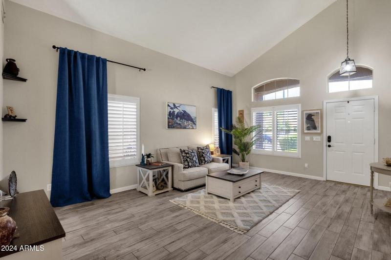 5-web-or-mls-18110-n-skyhawk-dr