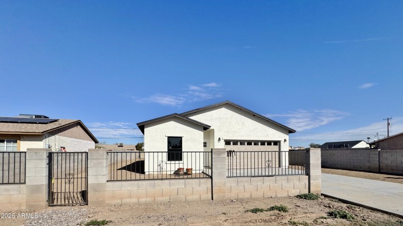 Front view of property