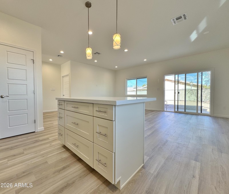 Kitchen Island/breakfast bar