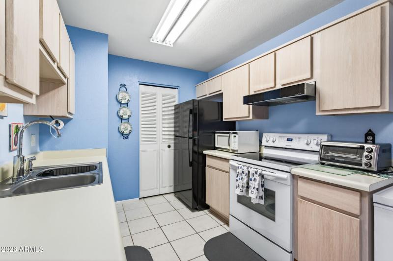 18_14300_W_Bell_Unit_5118_mls