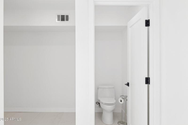 22-web-or-mls-342-e-orangewood-ave