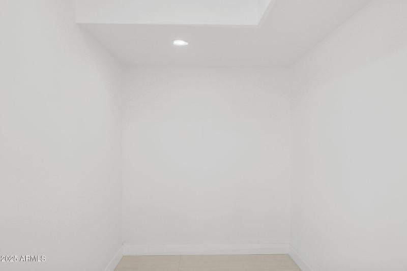 23-web-or-mls-342-e-orangewood-ave