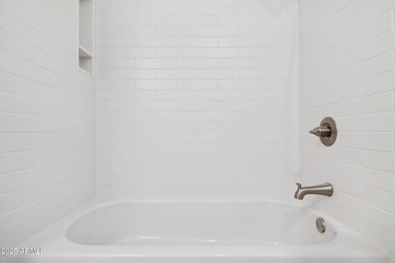 34-web-or-mls-342-e-orangewood-ave