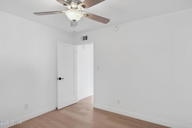 37-web-or-mls-342-e-orangewood-ave