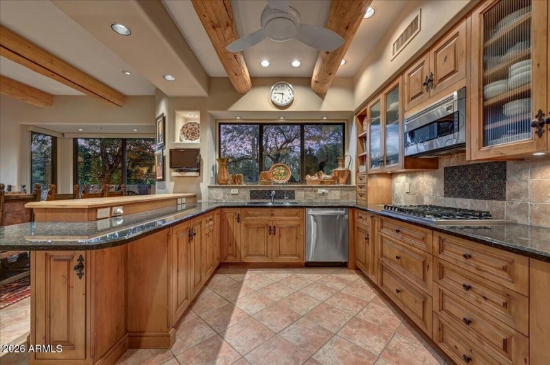 005_29Kitchen Detail