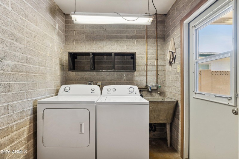 39-web-or-mls-5428-e-pinchot-ave