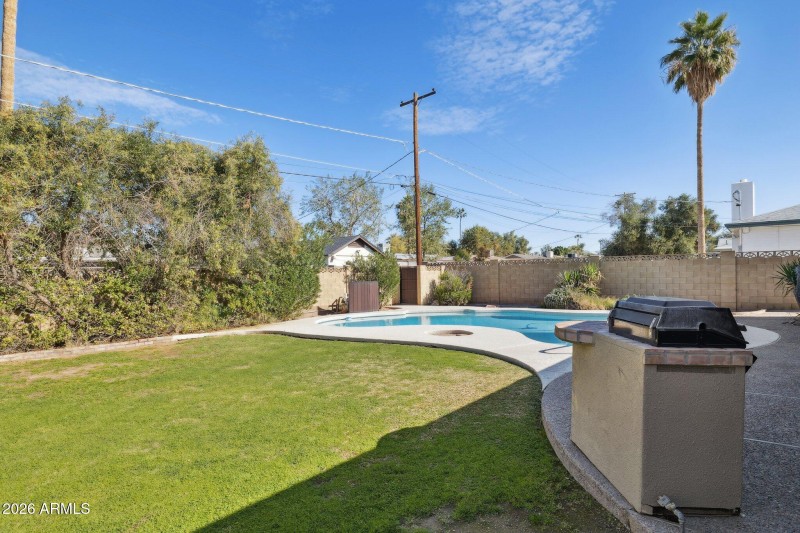 44-web-or-mls-5428-e-pinchot-ave