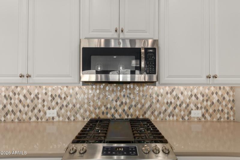 Elegant tile backsplash