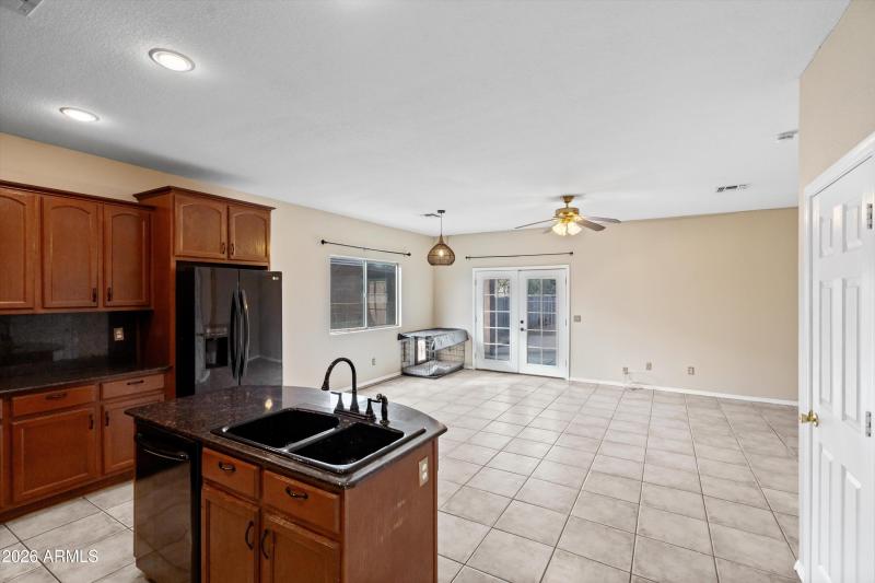 08-Kitchen to Family