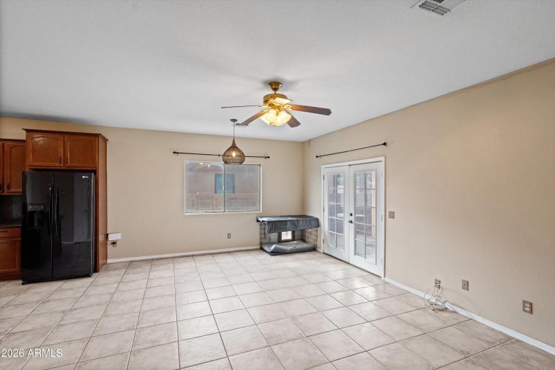 15-Family and Dining