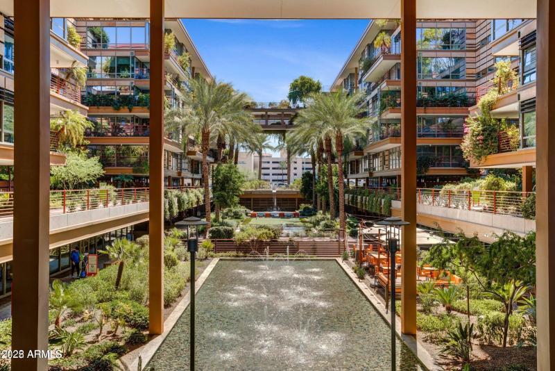 Camelview b - Communty Promenade